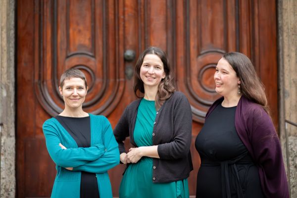 MALWA - Elena Schmidt-Arras, Sarah Kling und Lisa H&auml;rtter  (v.l.n.r.)