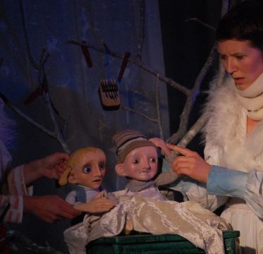 Die Schneek&ouml;nigin Puppentheater nach dem M&auml;rchen von H.C. Andersen - Fotos: Dirk Schmidt-Arras